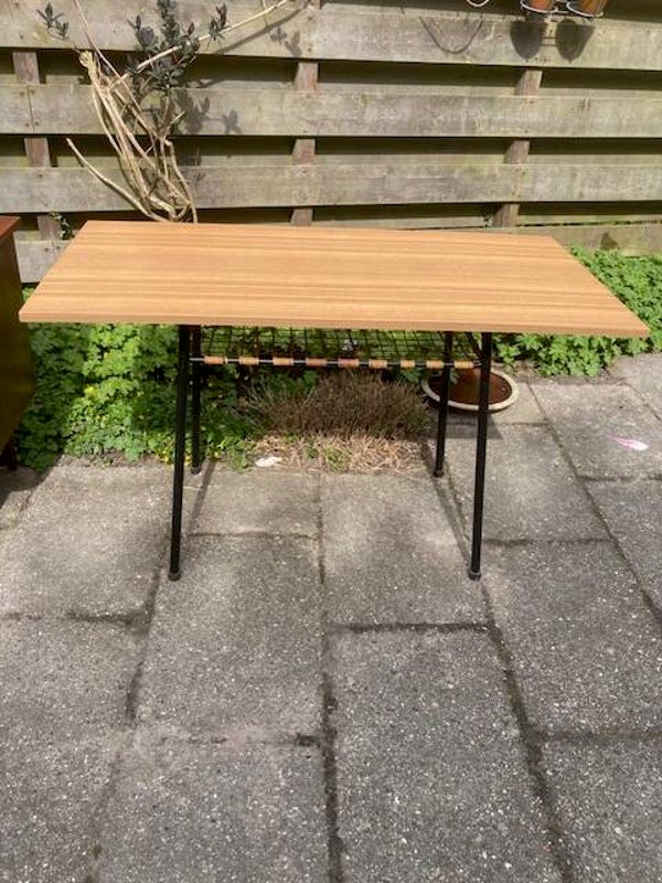 Vintage terrastafel met formica blad