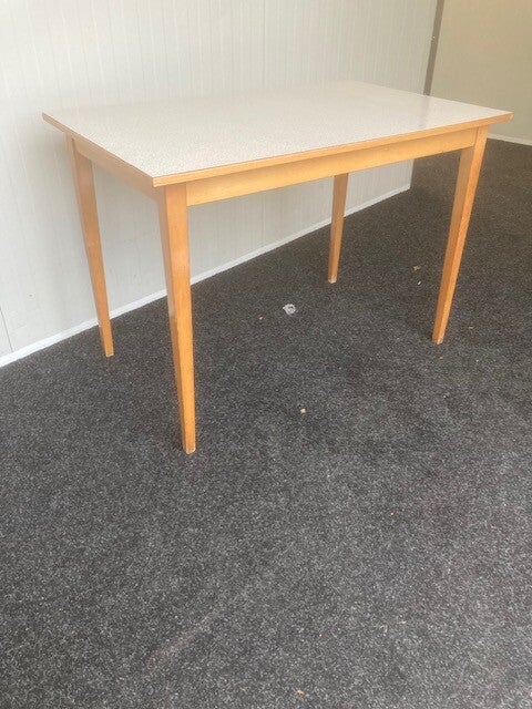 Fraaie formica tafel