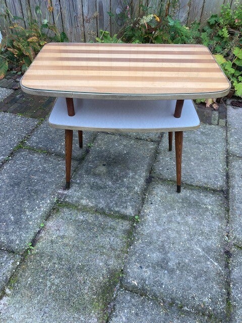 Vintage radio/tv tafel