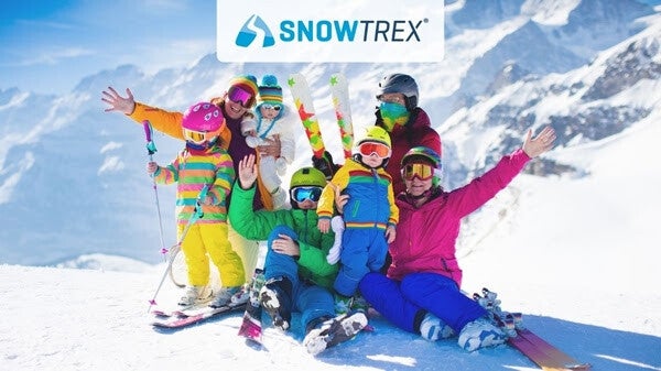 Logo snowtrex - Skiing family enjoying winter vacation on snow in sunny cold day in mountains and fun. San Martino di Castrozza, Italy.