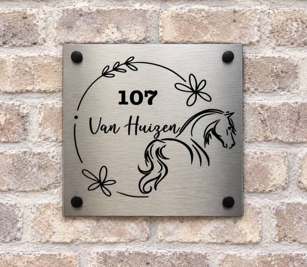 naambord paard