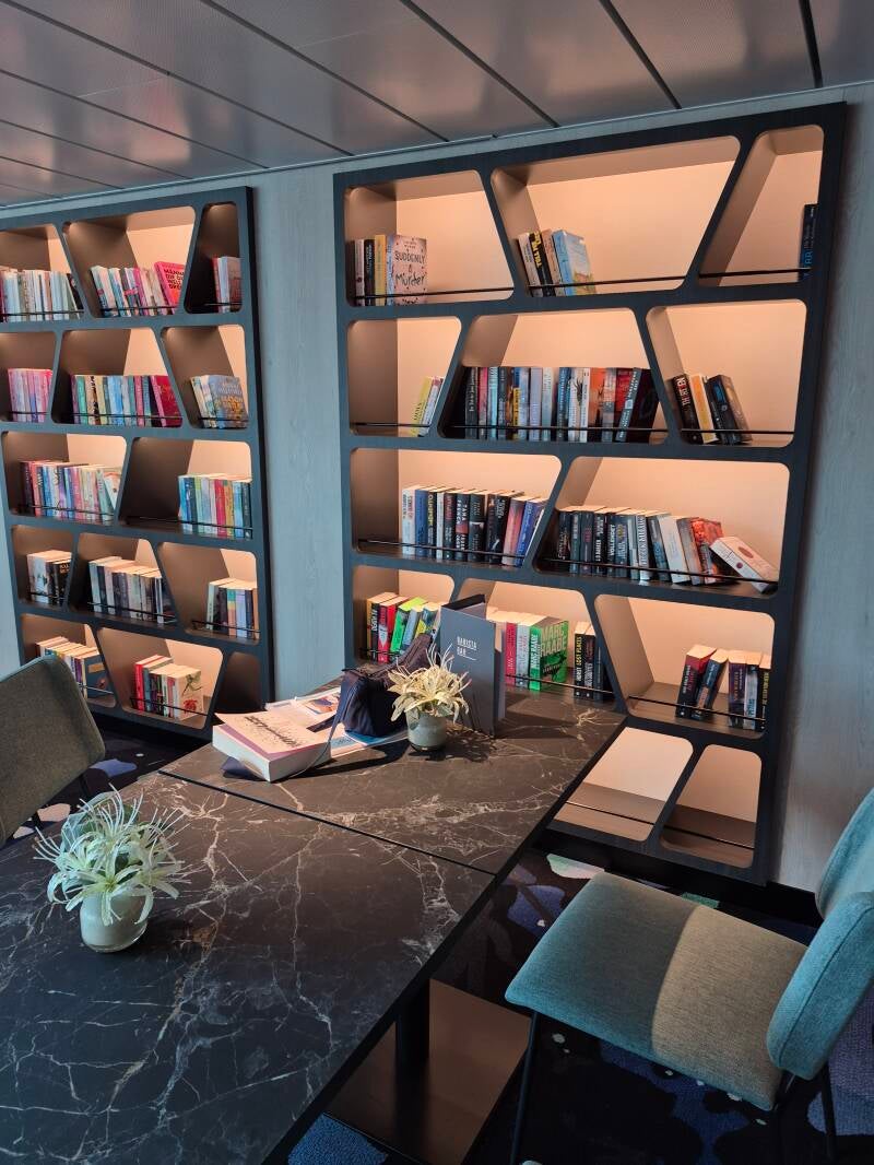 Bibliothek Mein Schiff Relax  | www.top65.de