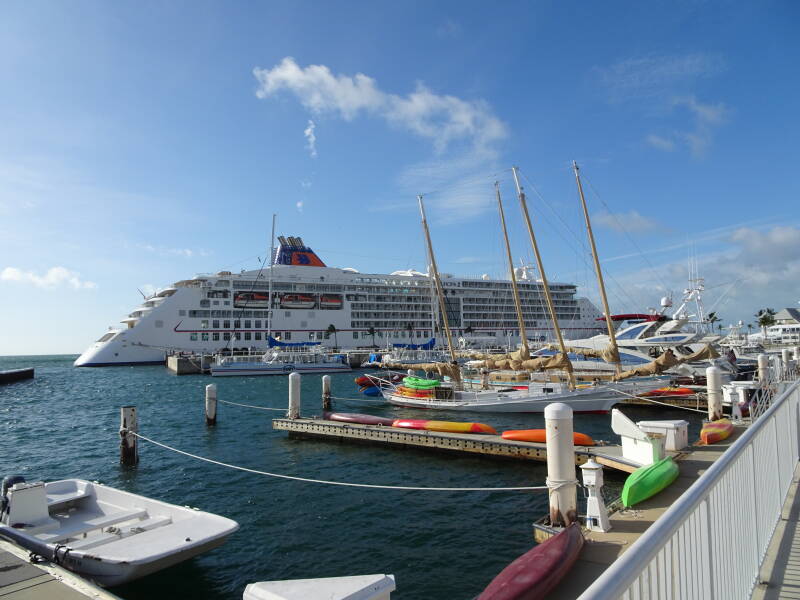 MS Europa Hapag Lloyd Cruises  | www.top65.de