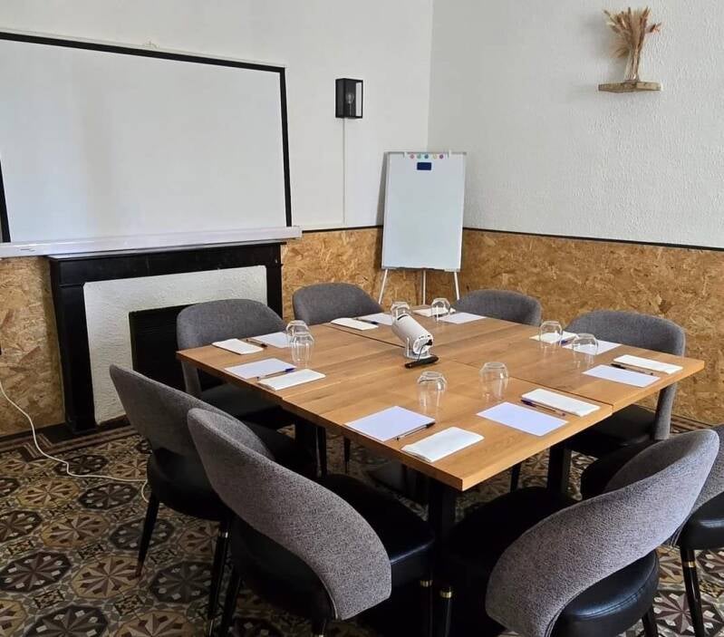 Salle de séminaire au restaurant