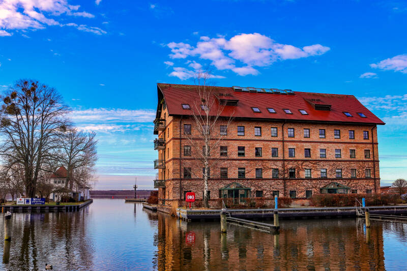 speicher-hafen-neustrelitz-standard-uhfhs3.jpg