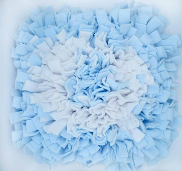 Schnüffelteppich hellblau-weiß