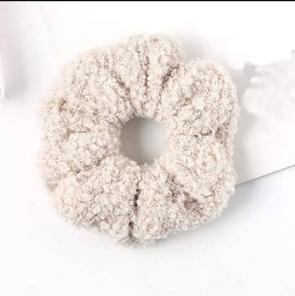 Teddy Scrunchie beige