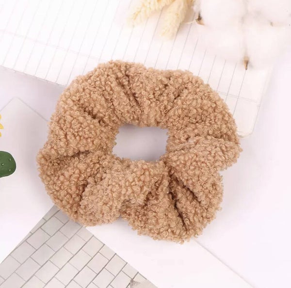 Teddy Scrunchie camel