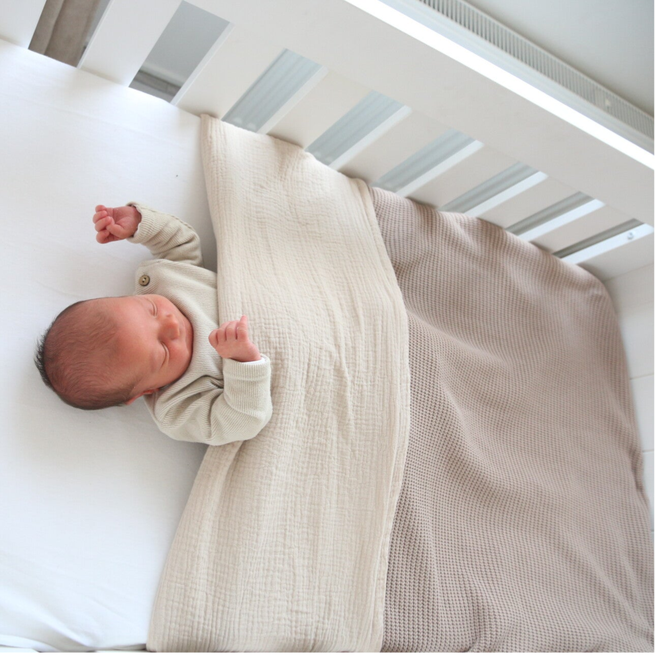 Ledikant deken knit taupe / hydrofiel beige