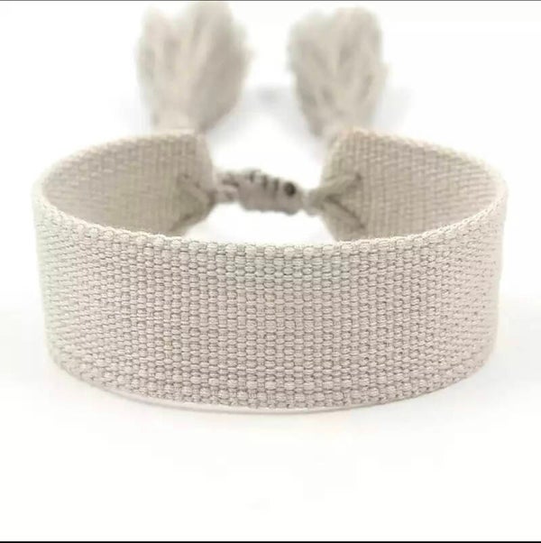 Ibiza armbandje licht grijs