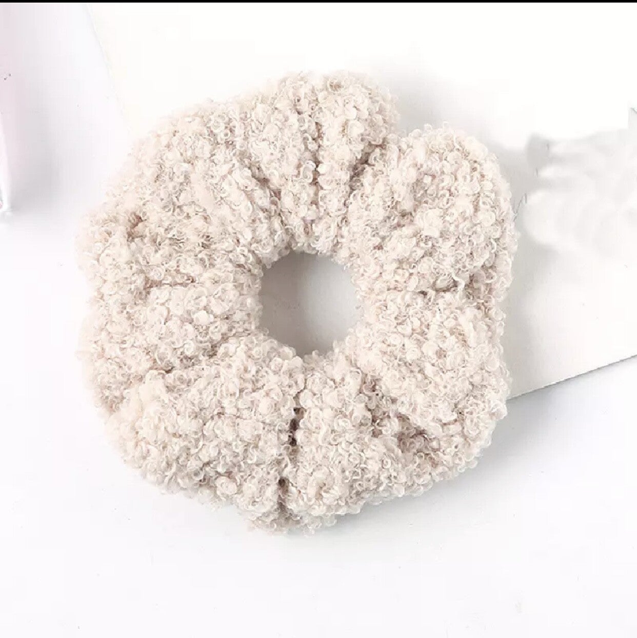 Teddy Scrunchie beige