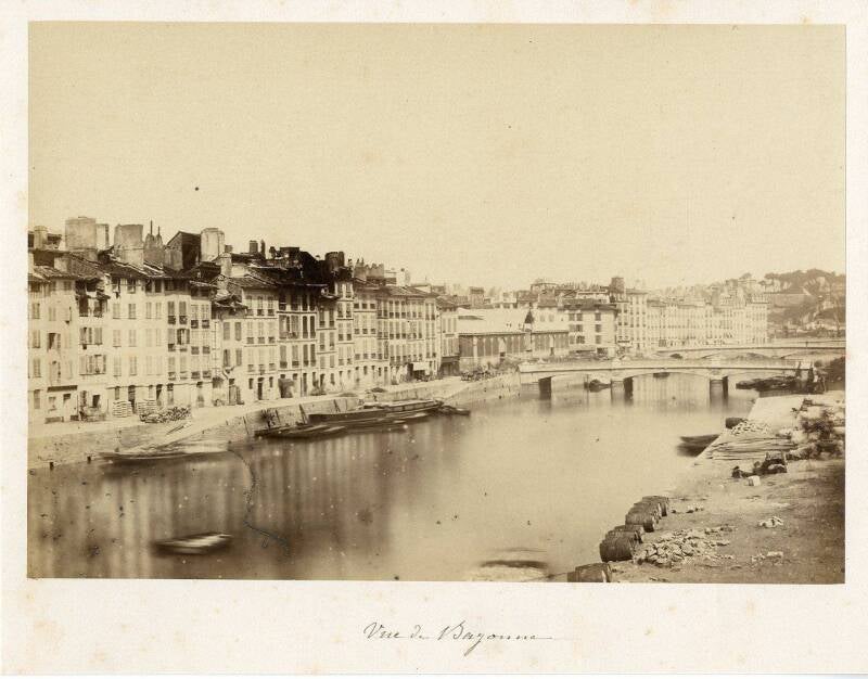 La Nive, le quai Jaureguiberry et les halles en 1880