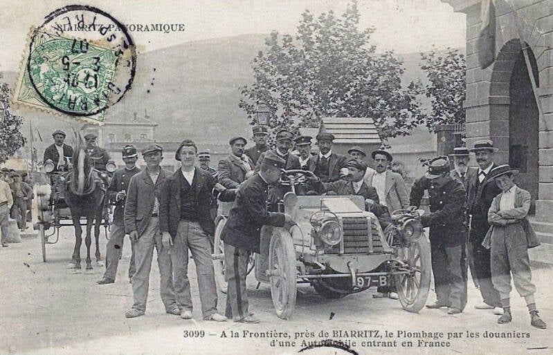Passage de la douane à Béhobie en 1907