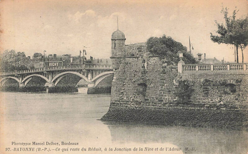 L'échauguette et le pont Saint-Esprit au début des années 1920