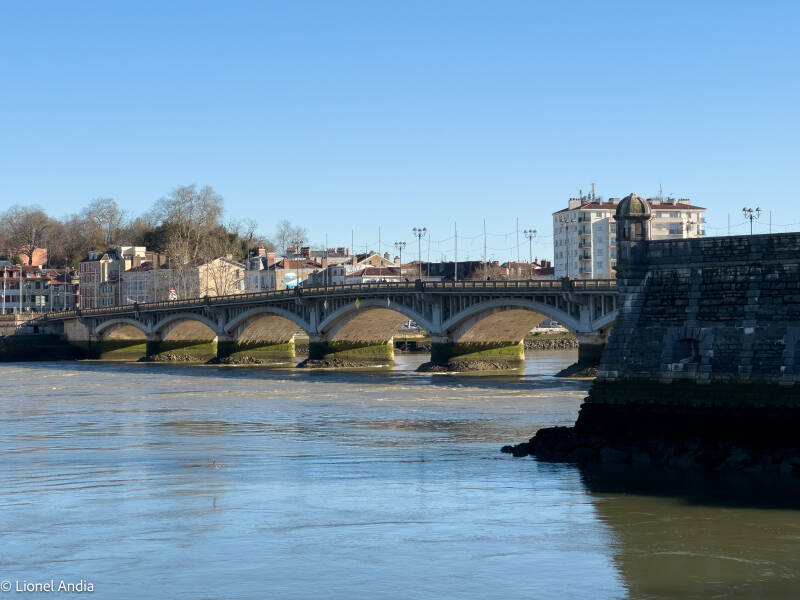 L'échauguette et le pont Saint-Esprit en 2024