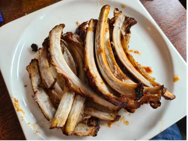 Hofplein | Leiderdorp | Foto spareribs botten