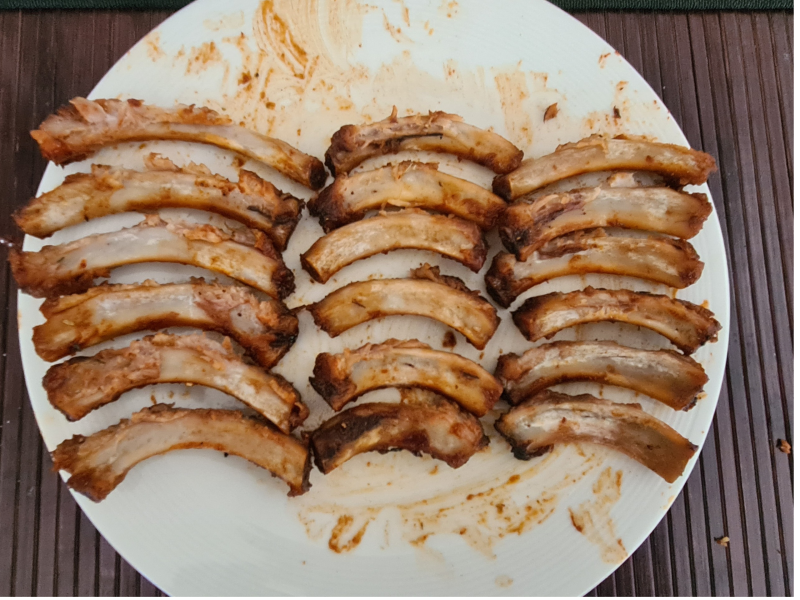 Eigenwijs | Leiden | Spareribs botten