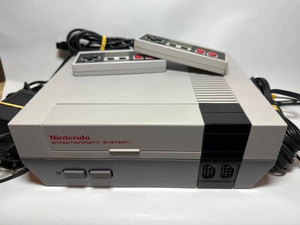 NINTENDO ENTERTAINMENT SET NES 1985