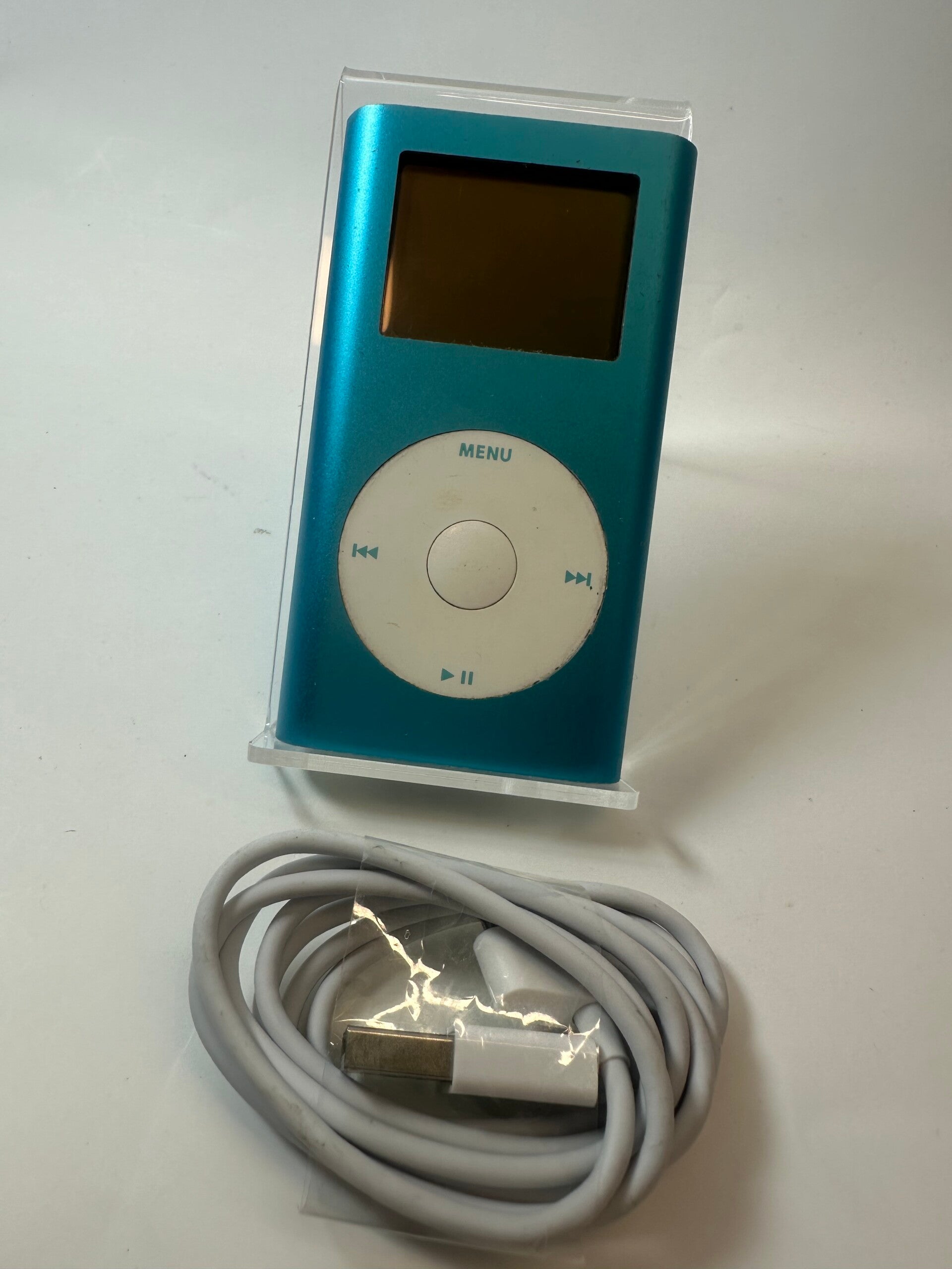 APPLE IPOD 4GB