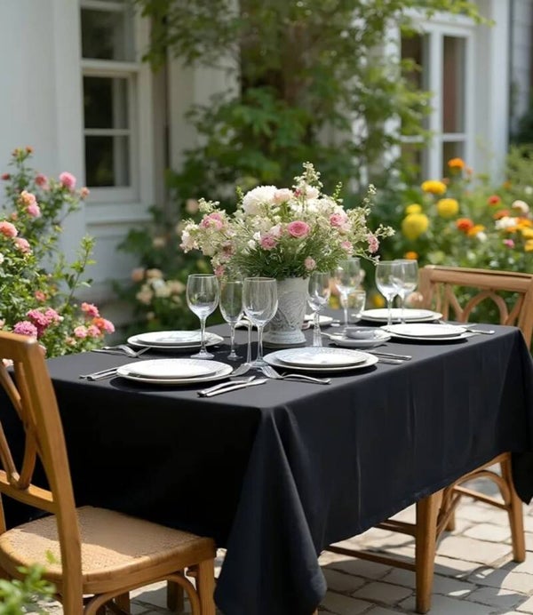 Large Black tables clothes