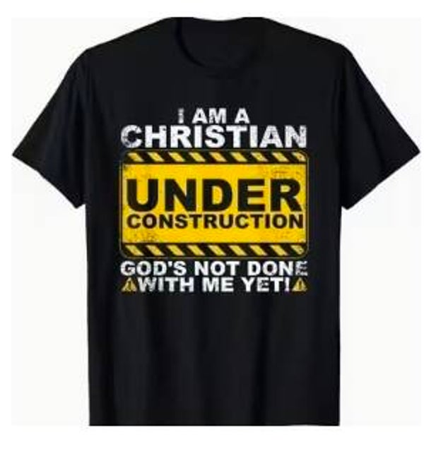T-shirt :  'adulting.