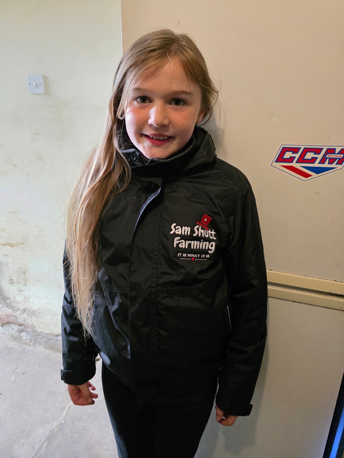 Kids Regatta insulated jacket- black | Sam Shutt Farming
