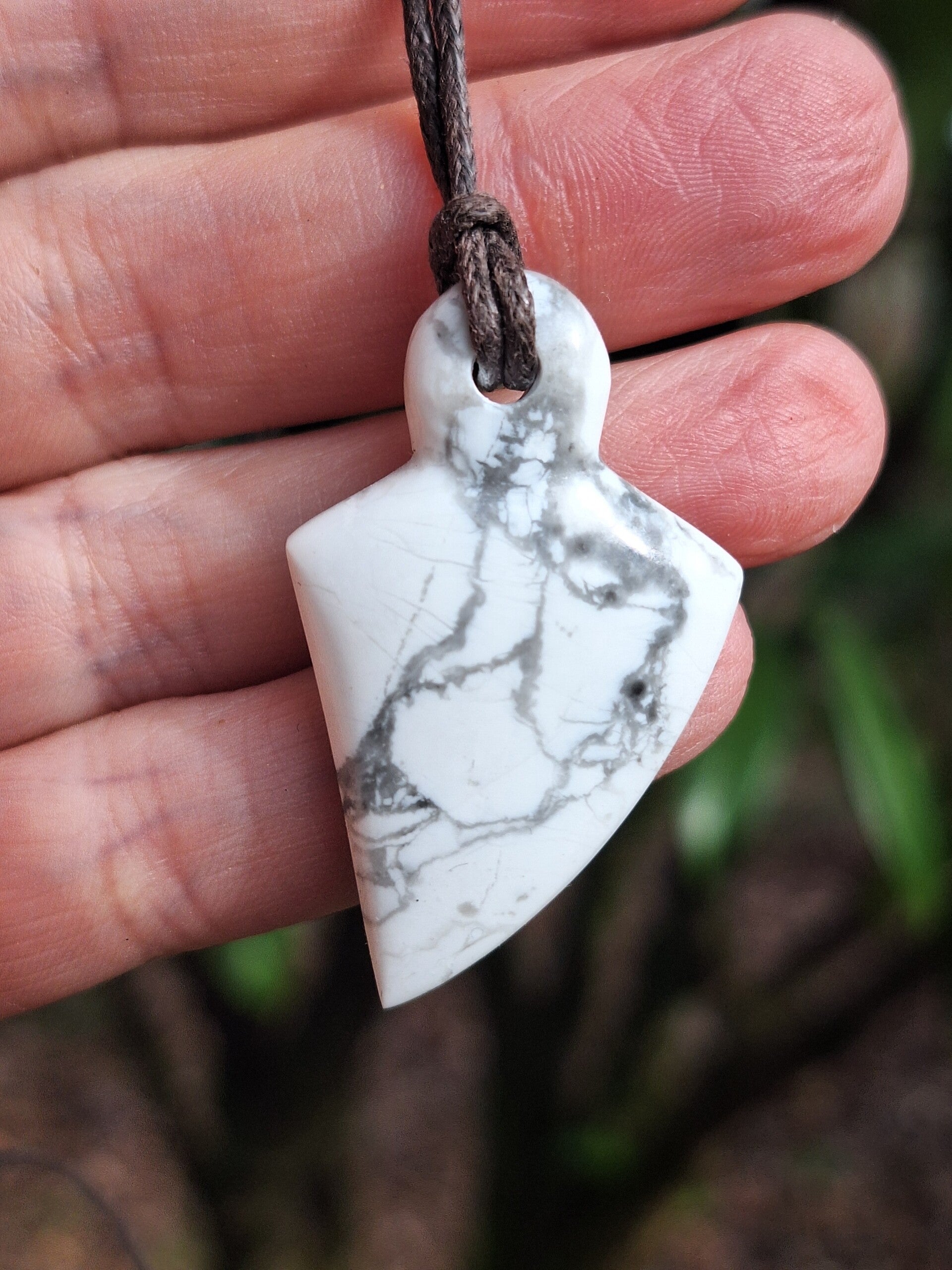 Amulette Tribale Howlite