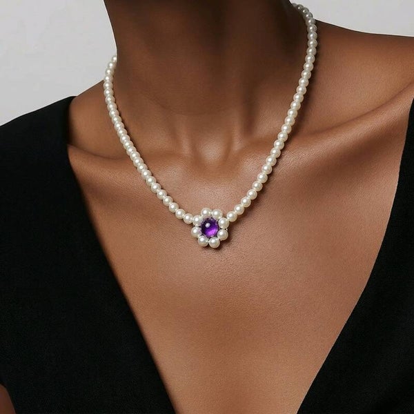 Perlenkette „Viola“ Goldfarbener Verschluss – Zarte Eleganz in Elfenbein & Lila