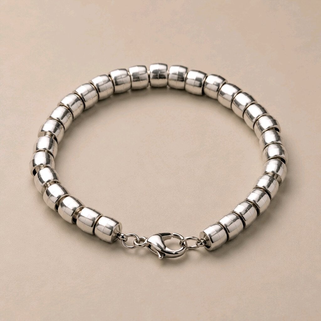 Silberglanz – Metallarmband aus Bayern