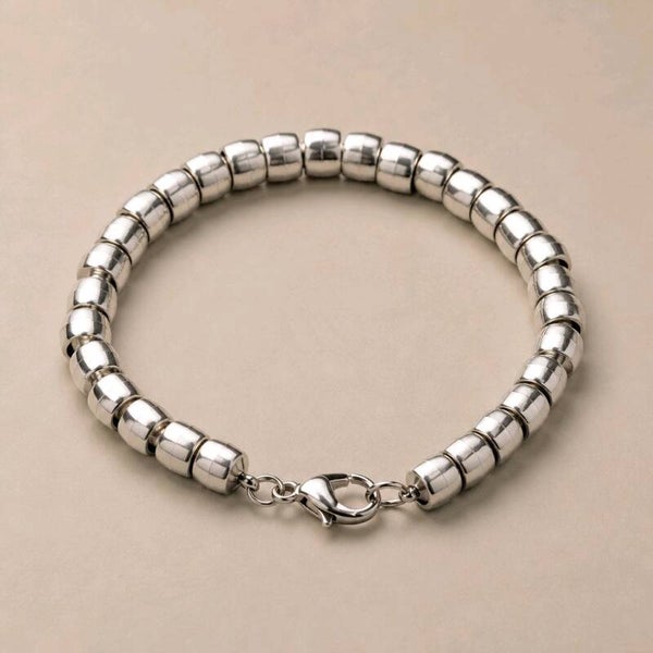Silberglanz – Metallarmband aus Bayern