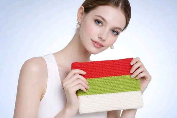 Handgefertigte Häkel‑Clutch – Fuggerstädter Edition