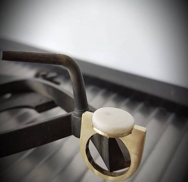 sierraden ring met schelp