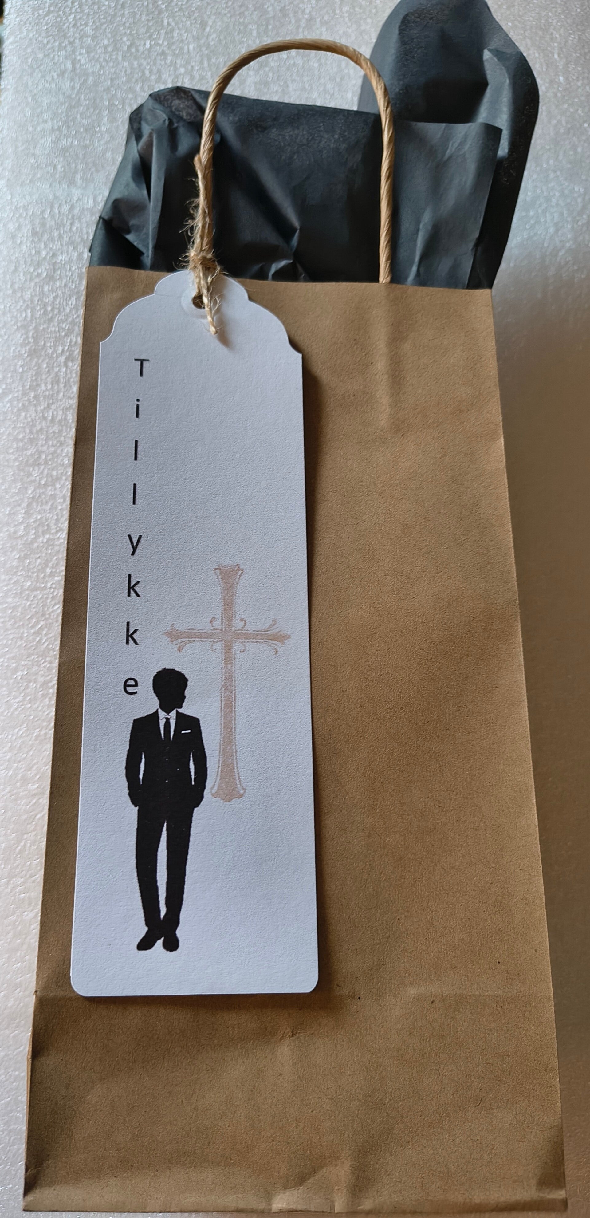 Gavepose til konfirmation – dreng