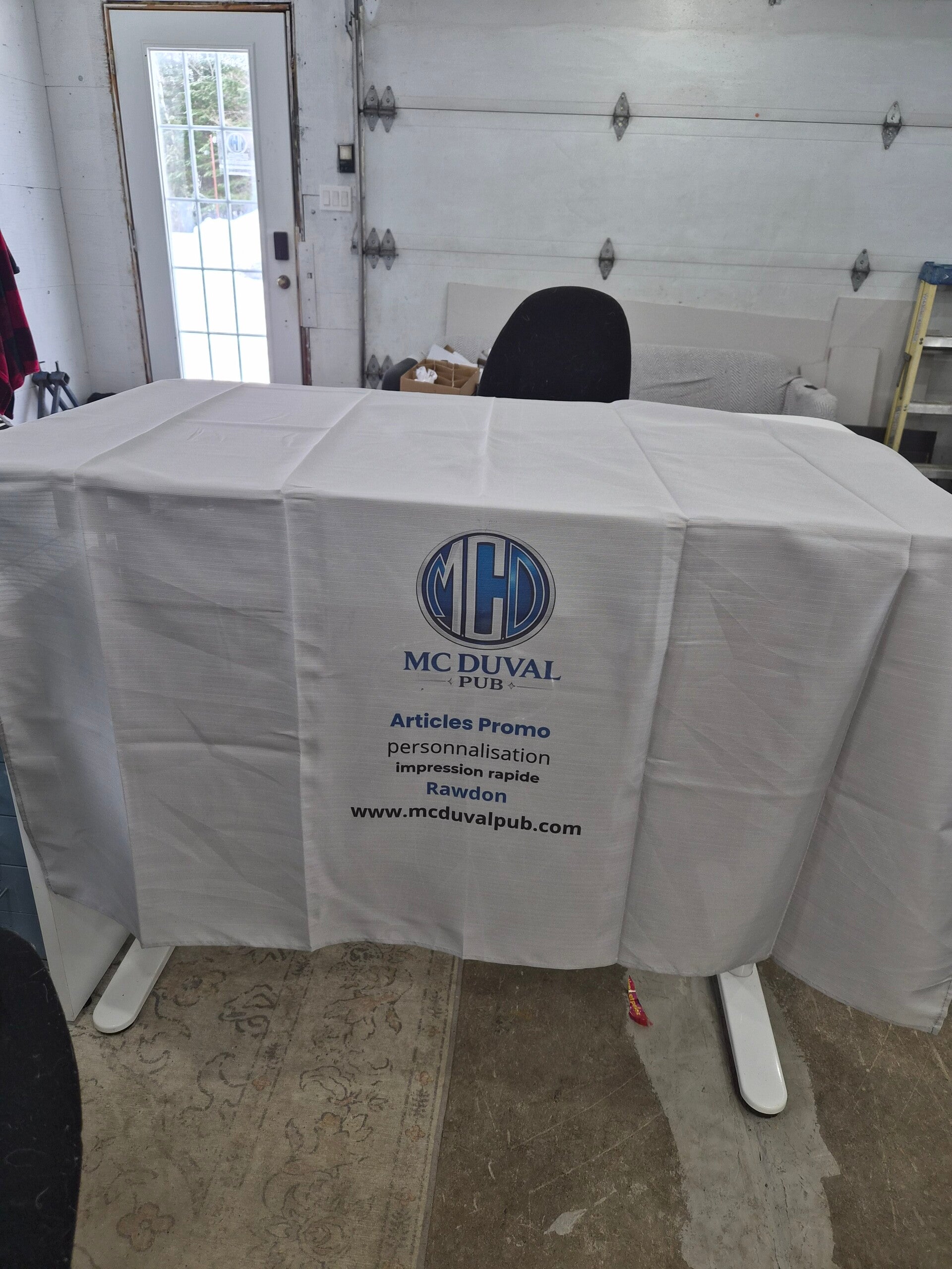 Nappe de kiosque personnalisée avec logo