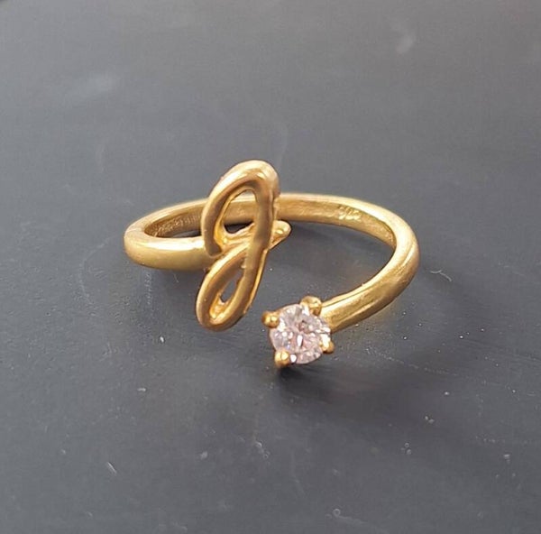 925 zilveren letter ring golplated met Zirkonia letter "J"