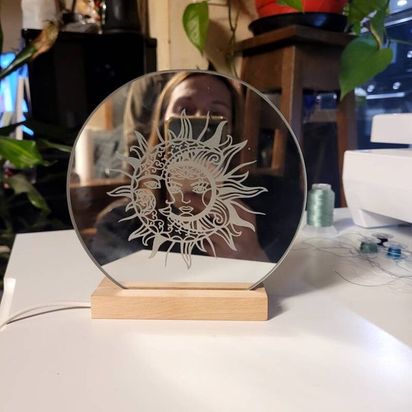 Miroir gravé