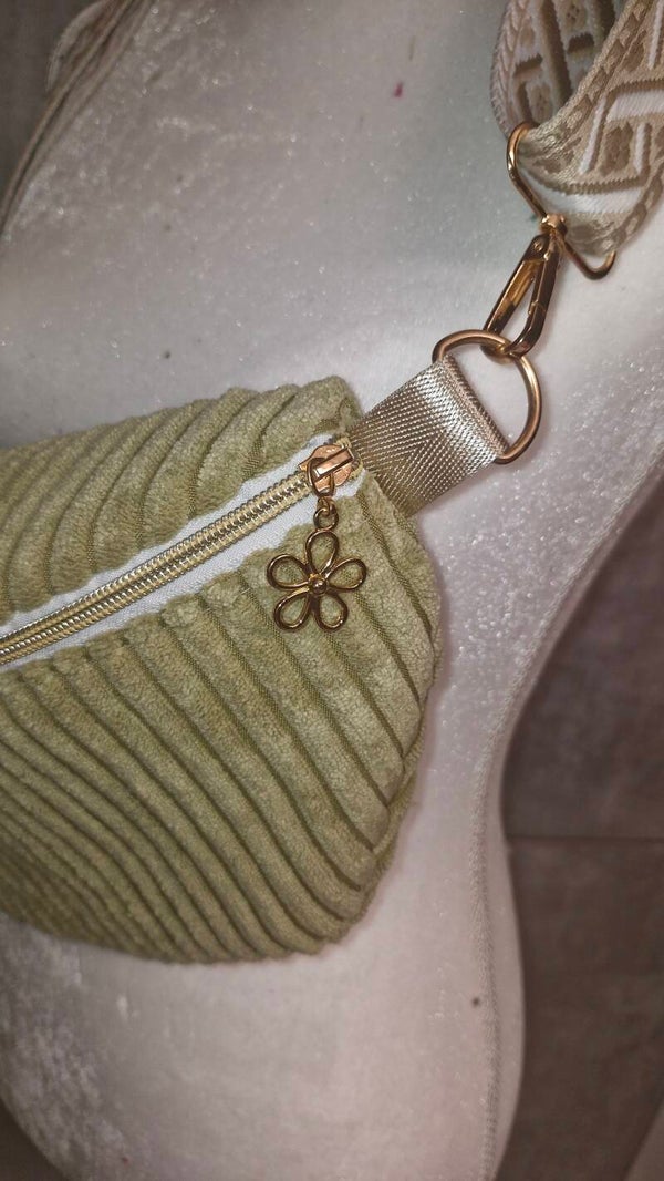 Crossbag Bauchtasche Basy von Bagoney Breitcord