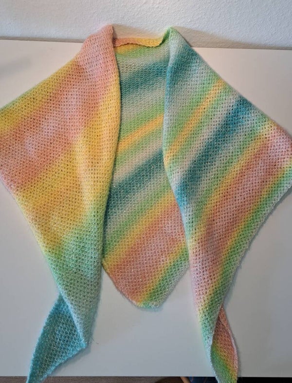 Schönes Halstuch in Frühlingsfarben