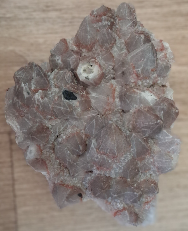 Dogtooth Calciet met drusy kwarts 2