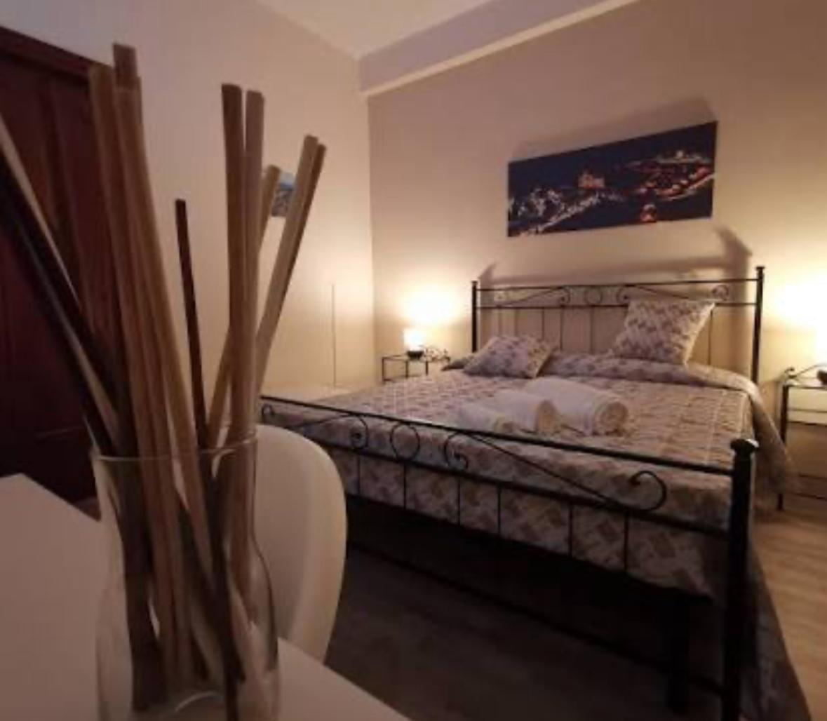 B&B Saint Michel Troina offre wi fi gratis , aria condizionata, tv e bagno privato
