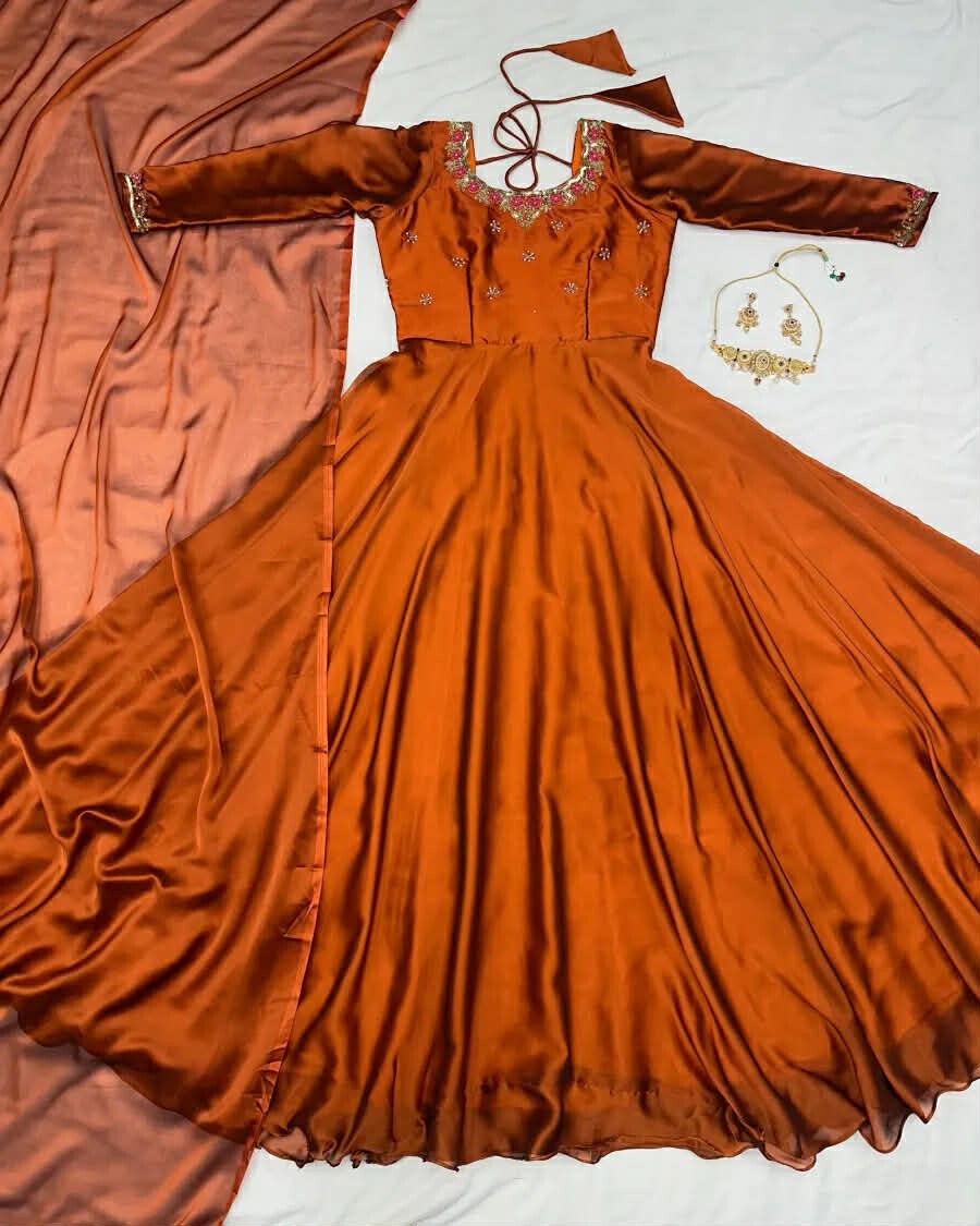 Robe Anarkarli en Soie Rangoli