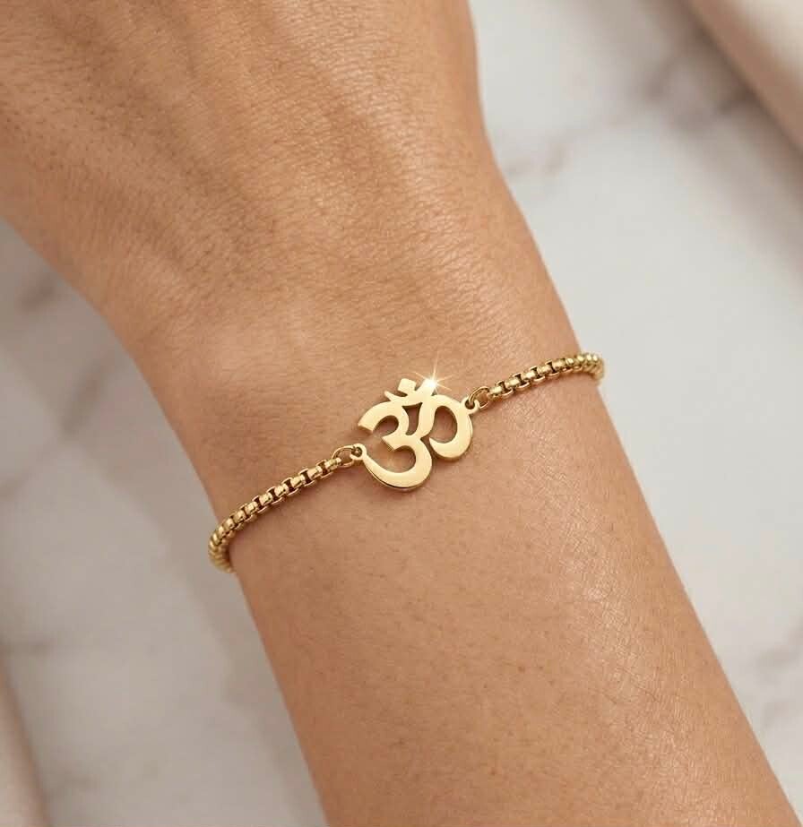 Bracelet doré symbole OM