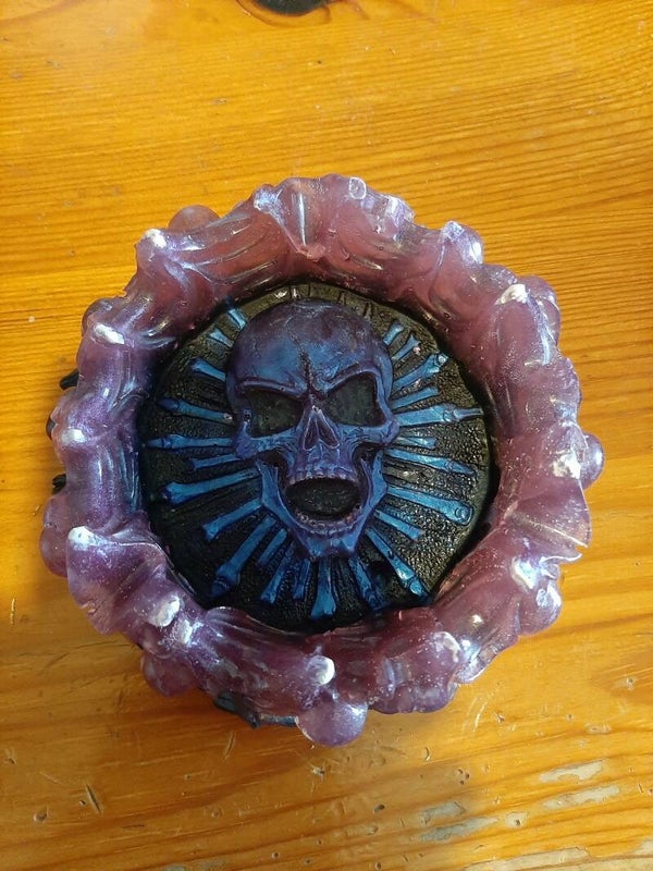 Resin skull ashtray