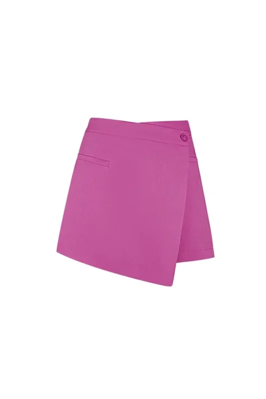 Short fuchsia
