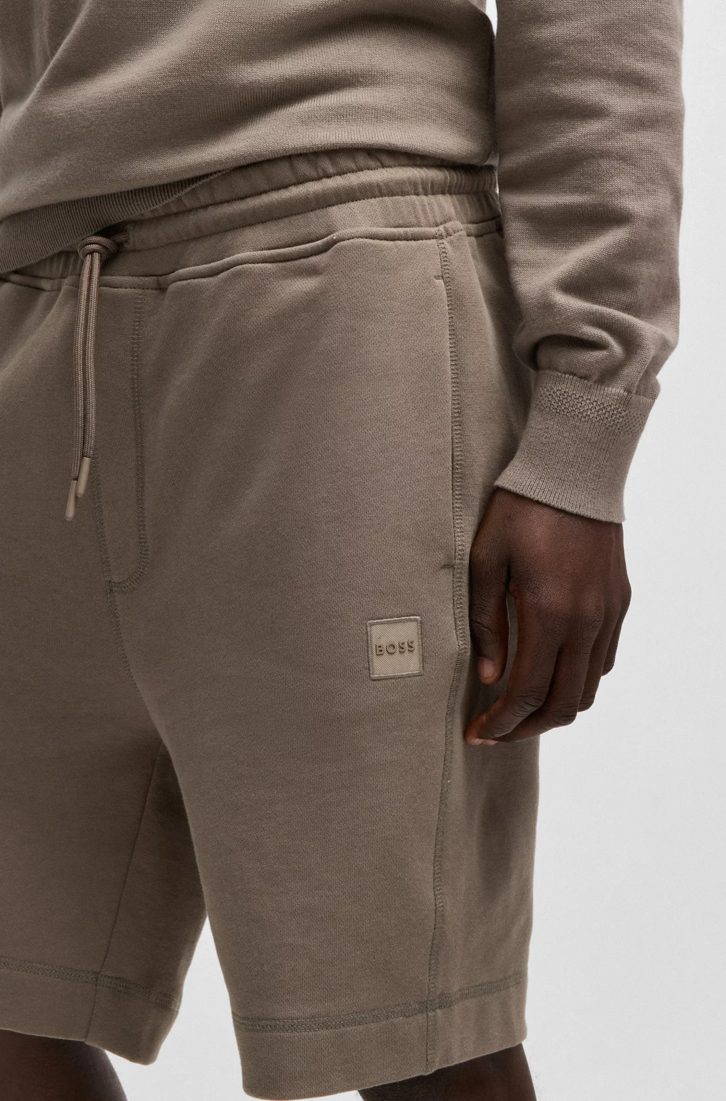 Short Relaxed en molleton de coton avec badge logoté