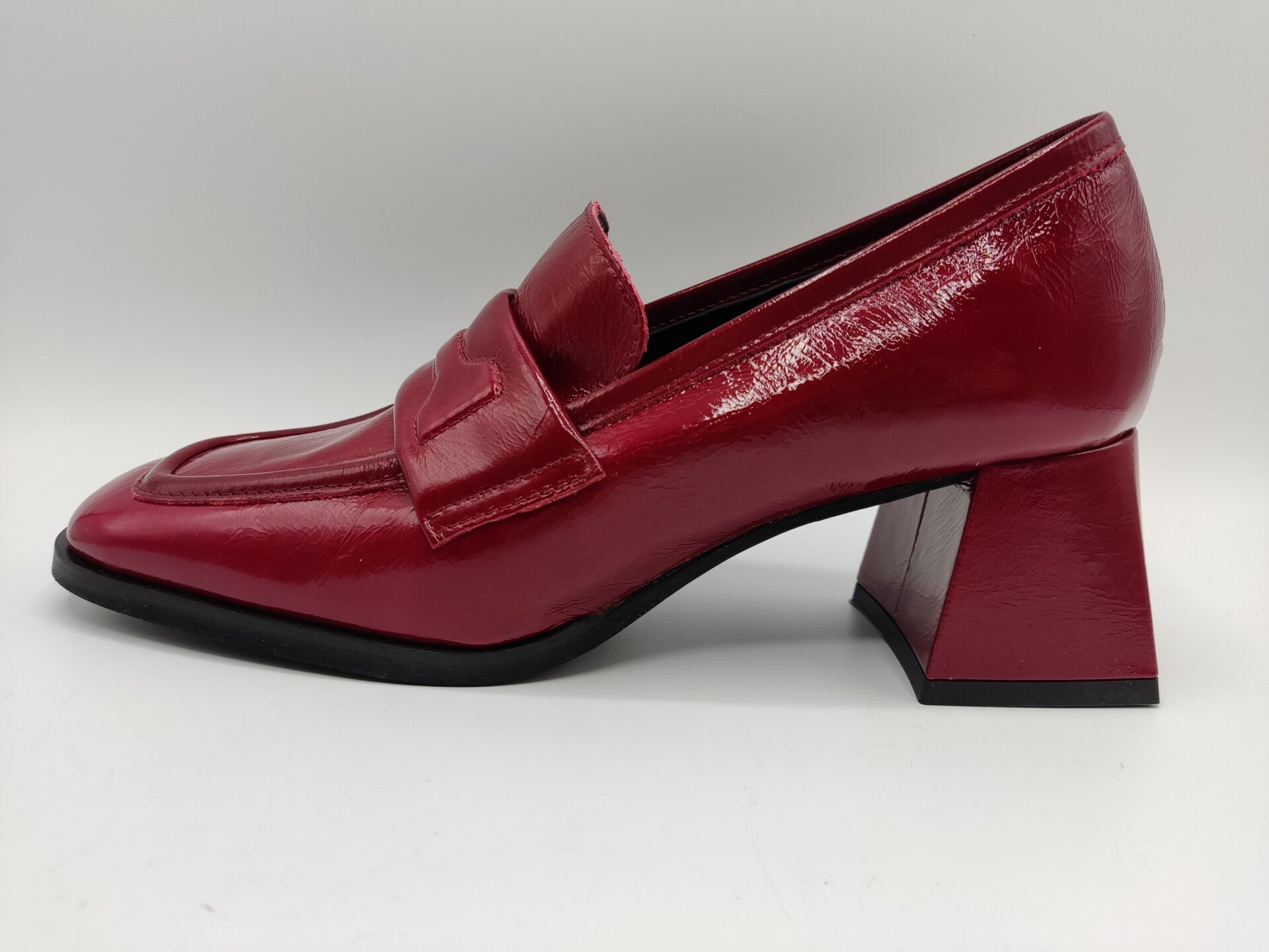 Pisati Loafer Slipper rot Lack