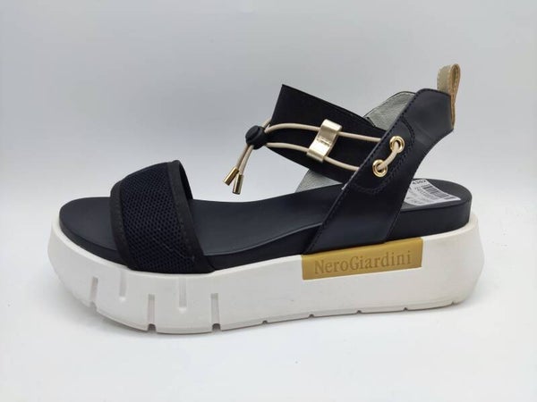 Nero Giardini Plateau - Sandale schwarz / gold