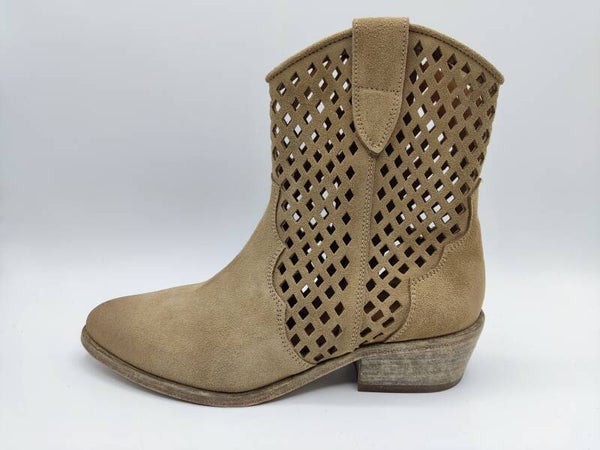 Curiosite Cowboy-Stiefelette gelocht beige