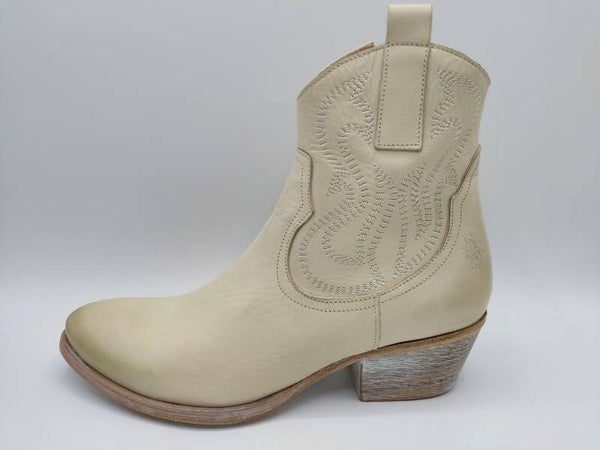 Fly London Cowboy-Stiefelette offwhite