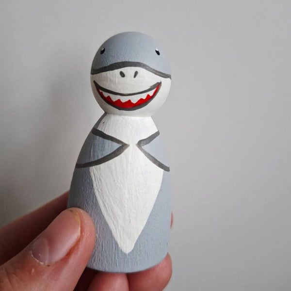 LV - peg doll haai